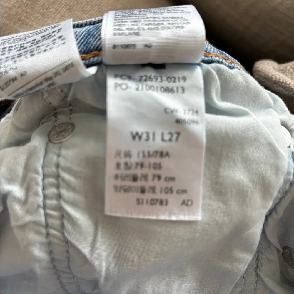 Levi's Classic Ribcage Straight Ankle Jeans in Light Blue Denim 161 - Picture 8 of 8